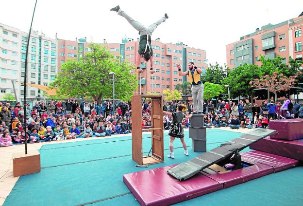 Circo familiar en el cierre del ciclo Festein