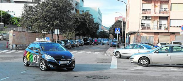 La instalación de pasos sobreelevados reducirá el riesgo de atropellos en calles muy transitadas