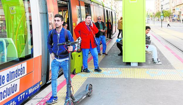 Una sola tarjeta permitirá alquilar bicicletas y pagar en los autobuses, el tranvía y la ORA de Murcia