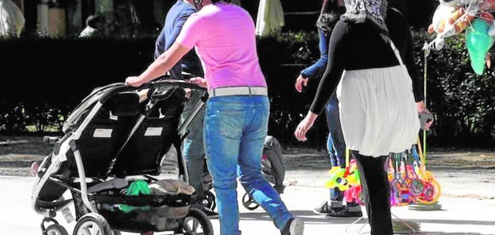 La crisis demográfica asoma en la Región con un tercio menos de nacimientos en una década