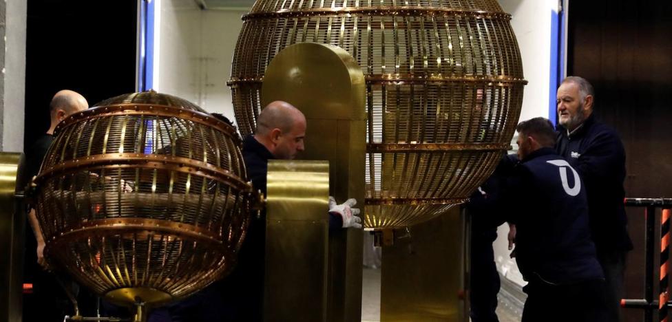 El Gordo actúa ya en el Real