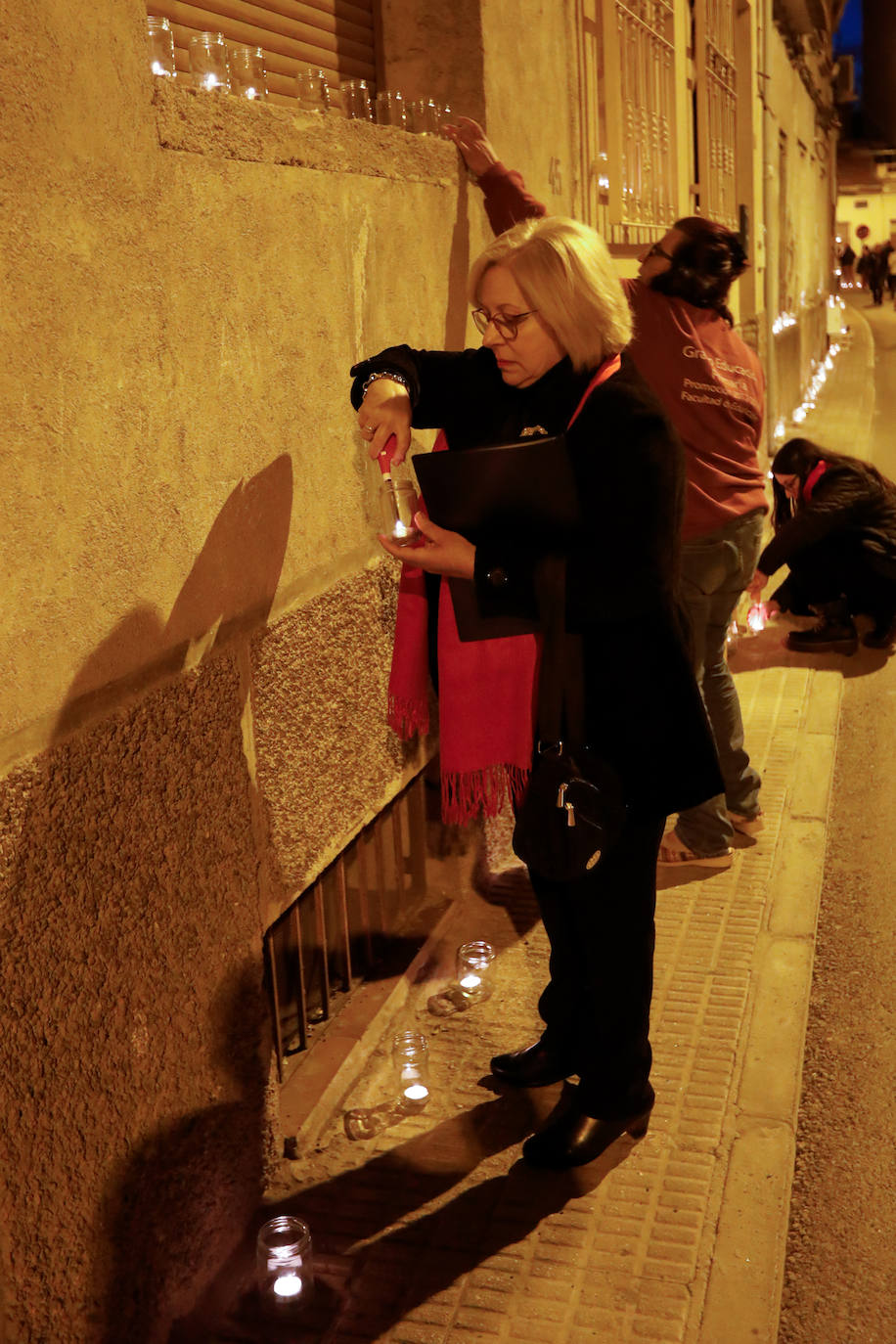 7.000 velas toman la calle en Beniaján