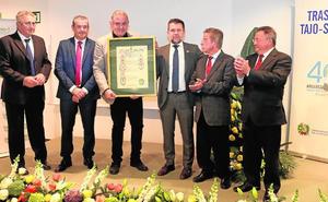 Los regantes lorquinos premian con su Medalla de Oro los 40 años del Trasvase