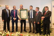 Los regantes lorquinos premian con su Medalla de Oro los 40 años del Trasvase