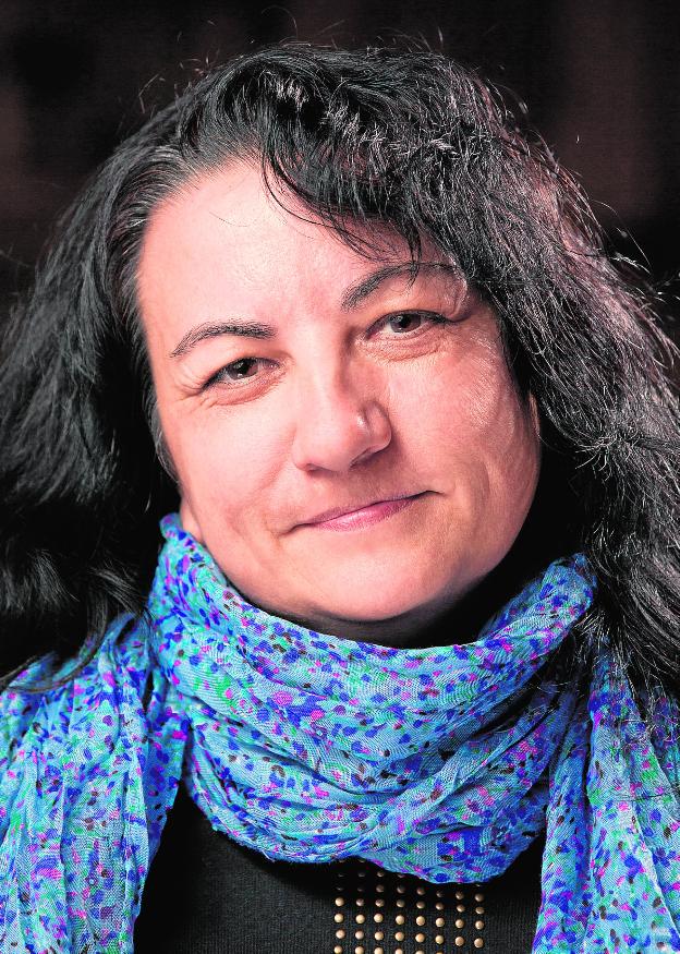 Llanos Campos: «A todos nos sigue moviendo el amor, la ambición o el miedo»