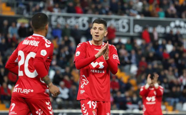 El Murcia se quita los miedos