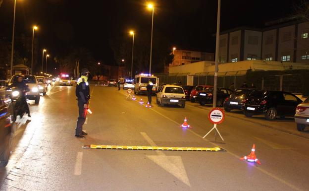 Condenan a un policía local de Murcia por romperle la mandíbula a una mujer en un control