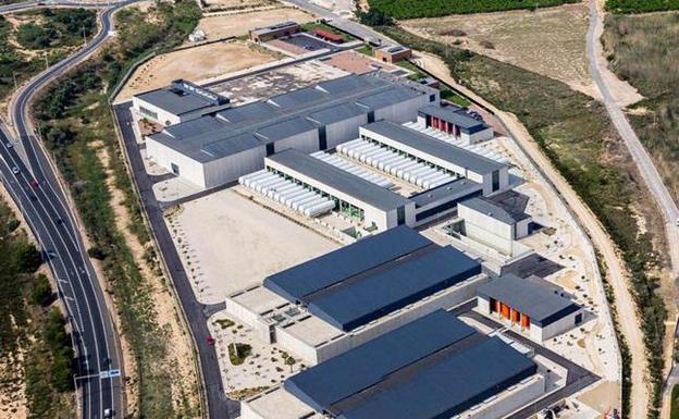 Los regantes temen pérdidas al usar más agua desalada, que es el triple de cara