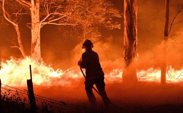 El fuego consume la costa australiana