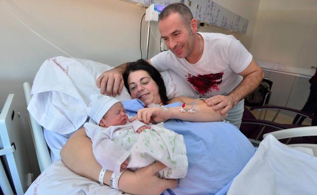 Doce campanadas para doce semanas de paternidad