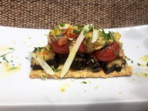 Tosta de cherrys y berenjena