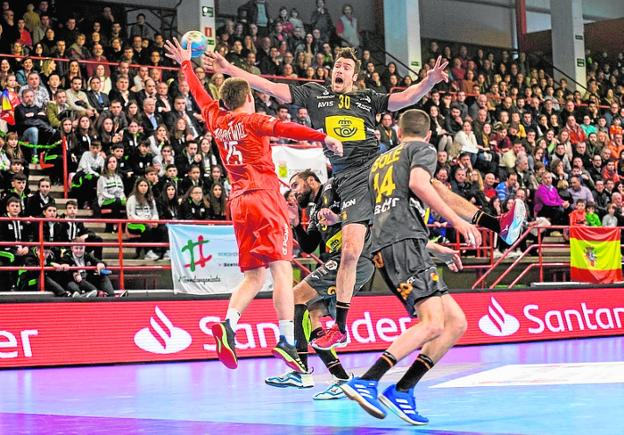 Letonia, primer test para los Hispanos