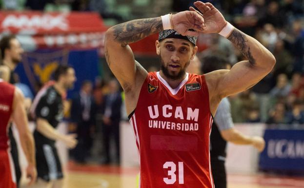 Booker ve en Sito Alonso a «la persona perfecta» para hacer reaccionar al UCAM CB