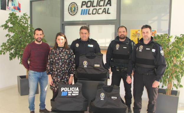 La Policía Local de San Pedro refuerza su seguridad con nuevos chalecos antibalas
