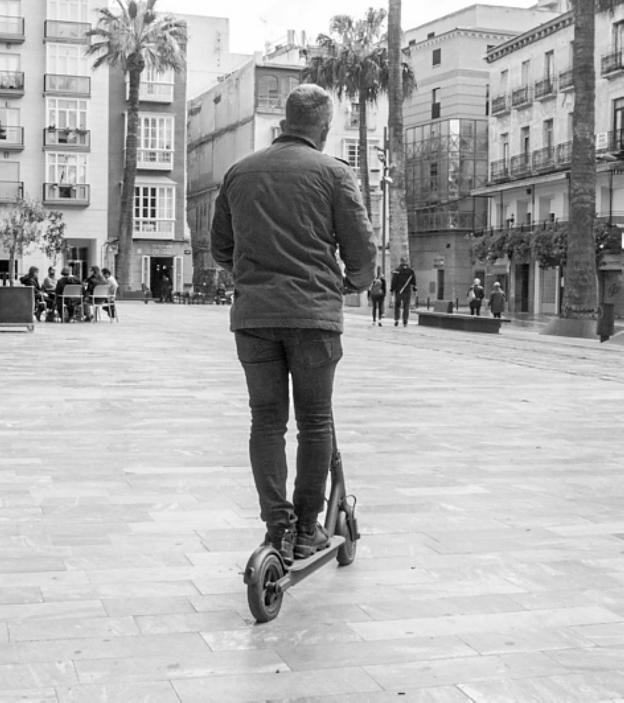 Elogio y refutación del patinete