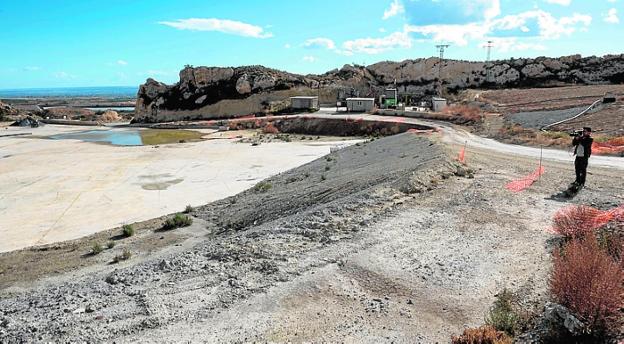 Declaran de emergencia sellar el último vaso del vertedero de Proambiente en Abanilla