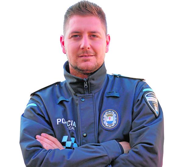 «La labor policial es como la lluvia, nunca cae a gusto de todos»