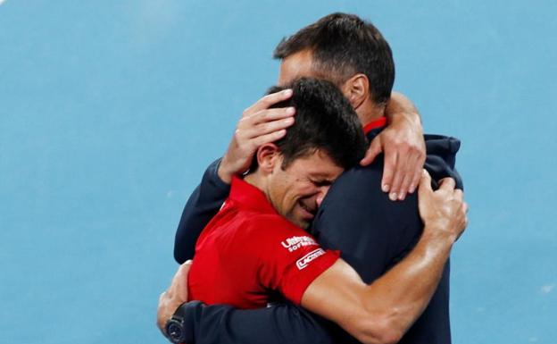 Djokovic emerge para ganar la ATP Cup ante España