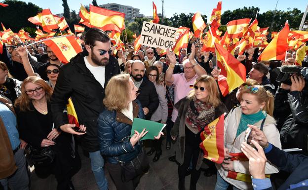 Vox moviliza a 2.500 personas en su concentración en defensa de la unidad de España en Murcia