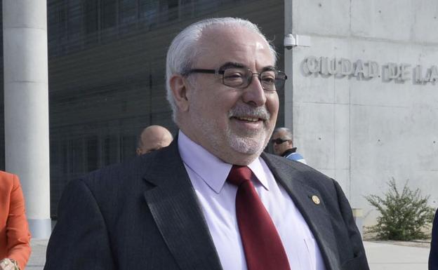 La juez insiste en que Mendoza debe ir a juicio por las obras de la UCAM