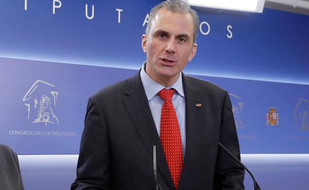 Ortega Smith reclama que se pueda «preservar a los menores de cualquier adoctrinamiento»