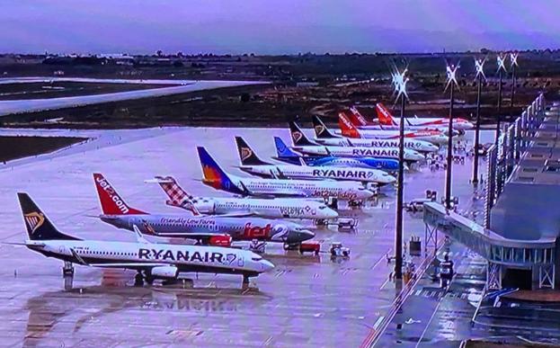 El aeropuerto de Corvera acoge otros 107 vuelos de Alicante y Valencia debido al temporal