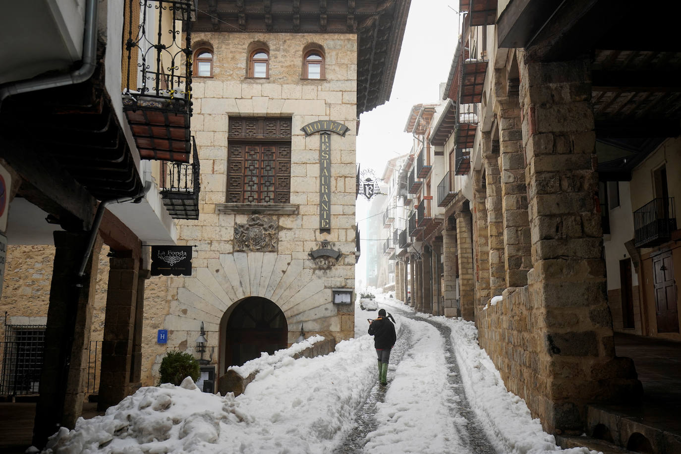 'Gloria' deja nevadas, inundaciones y destrozos a su paso por España