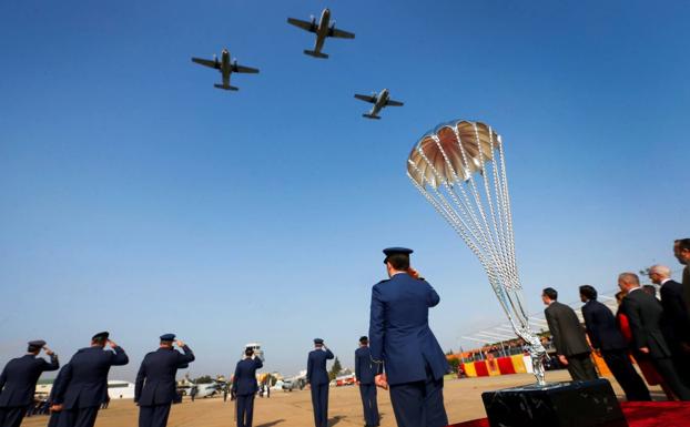 Alcantarilla celebra el aniversario del primer salto en paracaídas de España