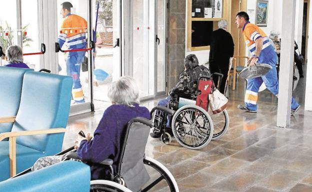La Región tiene un déficit de más de 8.300 plazas residenciales para mayores de 65 años