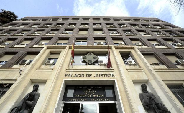 Confirman la expulsión de España de un extranjero condenado por abusar de una niña