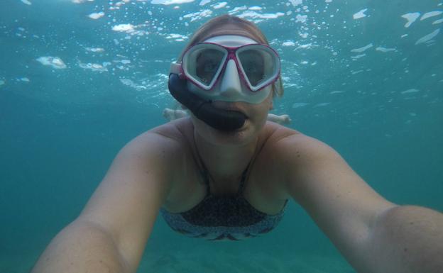 La murciana que defiende a las ballenas en las costas de Chile