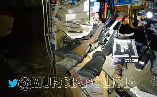 Detenido por tratar de robar en una armería de Los Garres realizando un butrón