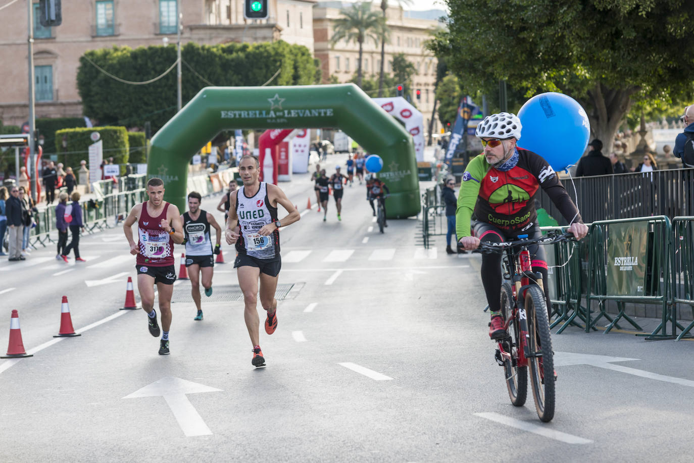 Juan Antonio Zamora y Montserrat Sánchez vencen en la Maratón de Murcia