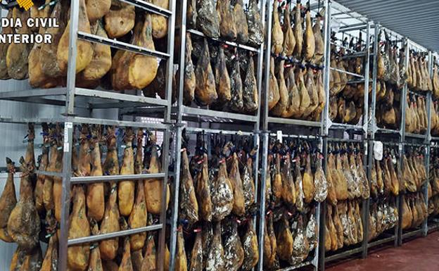 Trece investigados por comercialización ilegal de productos cárnicos en Murcia y otras localidades