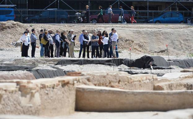 El Ayuntamiento de Murcia retoma las visitas al yacimiento de San Esteban con recorridos nocturnos