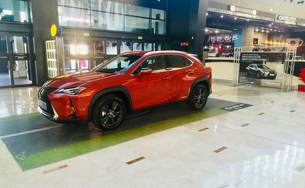 El Lexus UX 250, ahora desde 28.900 euros y con Carplay