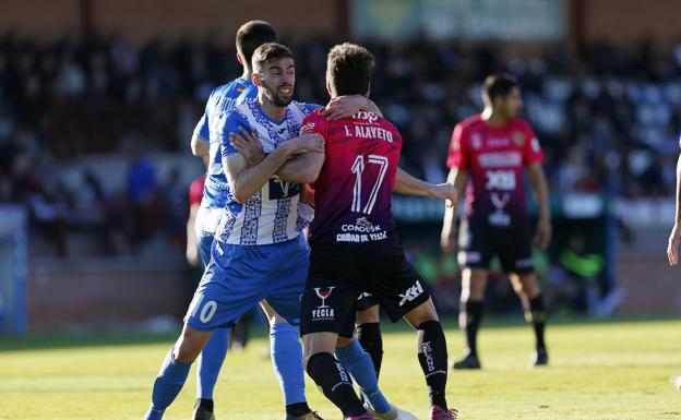 El Yeclano frena su caída ante un Talavera solo bullicioso