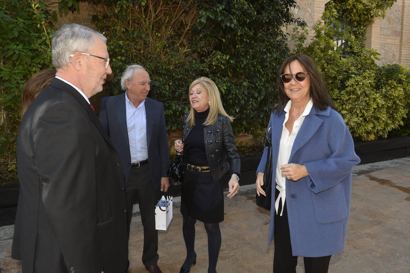 La escritora María Dueñas participa en la 'Tertulia La Luz'