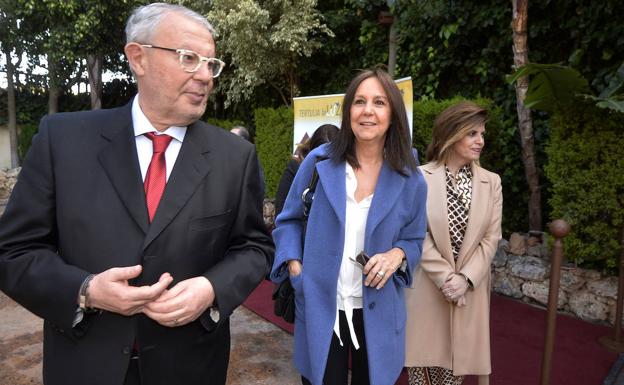 María Dueñas: «Mis libros, más que del corazón, salen de la cabeza»