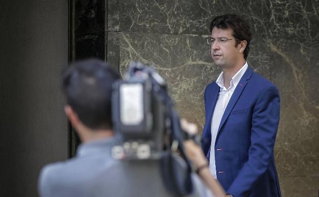 El juez procesa otra vez al exconsejero Ruiz por 'Púnica', pero cierra la vía del Instituto de Fomento