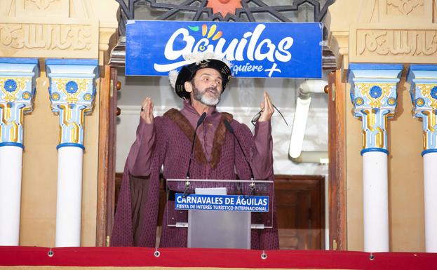 «¡Disfrázate bien o mal, y que viva el Carnaval!»