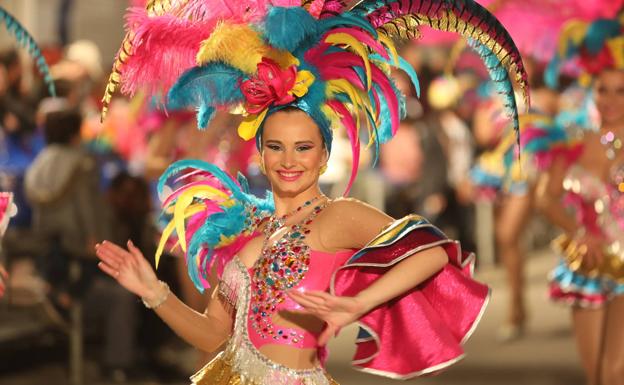 Águilas: La diversión revienta en la calle