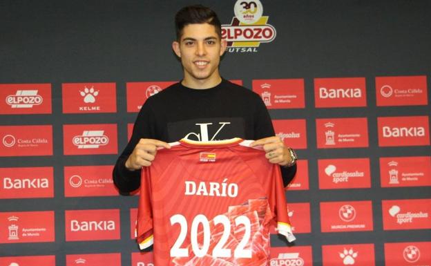 Darío Gil, tras su renovación: «Amo este club y me he trabajado estar en él»