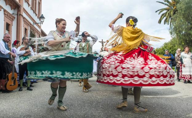 La Alberca celebra la tradicional bendición de la simiente del gusano de seda