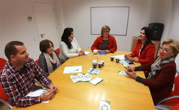 El PP regional y Oblatas abordan vías de inserción para las mujeres víctimas de la prostitución