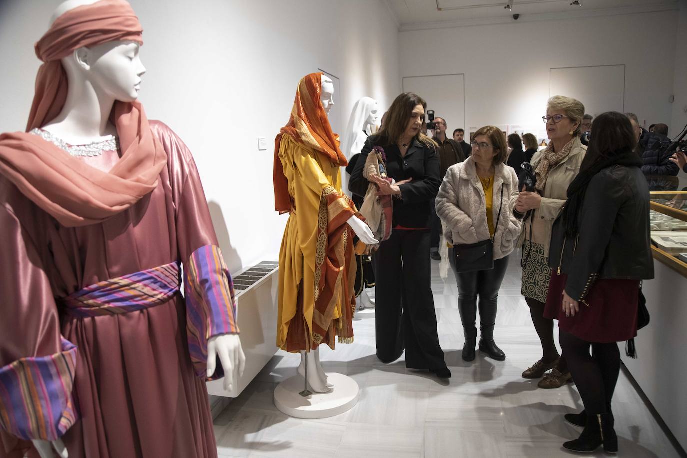 Una muestra california repasa la historia de la Samaritana