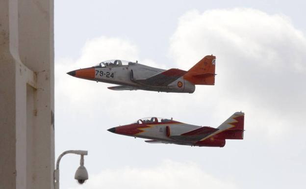 Recogen firmas para reclamar medidas que garanticen la seguridad del Ejército del Aire