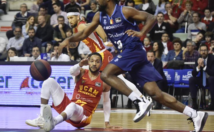 El Andorra aniquila al UCAM en la segunda parte