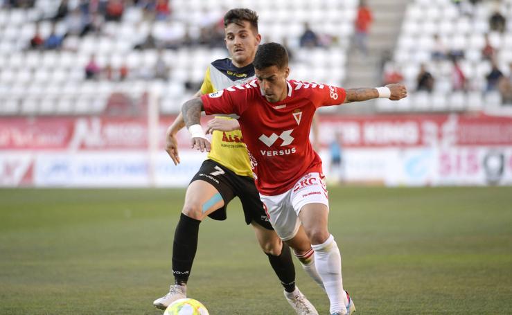 Un Murcia con dos caras pone rumbo a la permanencia