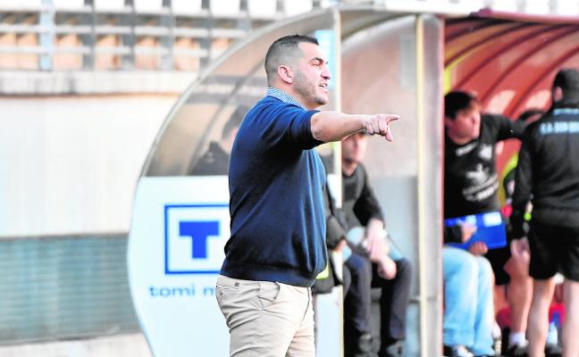 Adrián Hernández: «Hemos arriesgado tras el descanso y eso es una lotería a veces»